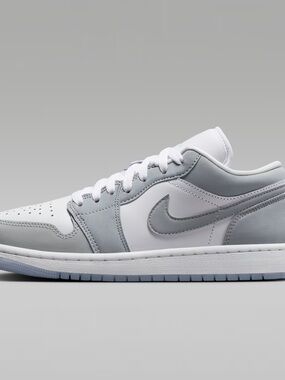 Nike Women’s Air Jordan 1 Low in White Wolf Grey. SZ 6. EUC